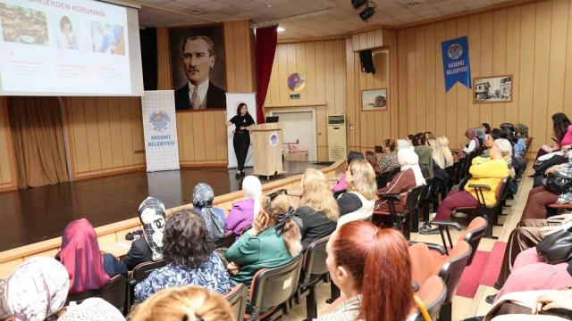 Akdenizli kadınlara meme kanseri konusunda bilgilendirme semineri düzenlendi