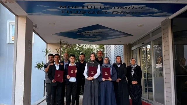 Alanya’da hafızlık eğitimini tamamlayan öğrenciler belgelerine kavuştu