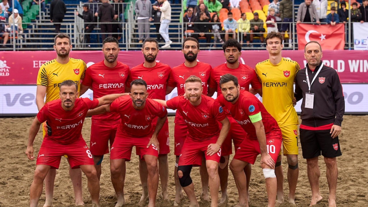 Alanya’nın plaj futbolu devleri son 16’da