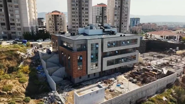 Antakya’da üç kamu hizmet binasının inşaatı sürüyor