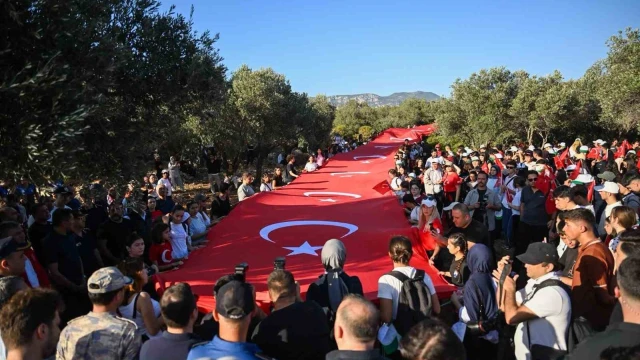 Antalya’da "Ecdadın Yolunda Cumhuriyet’e Saygı Yürüyüşü"