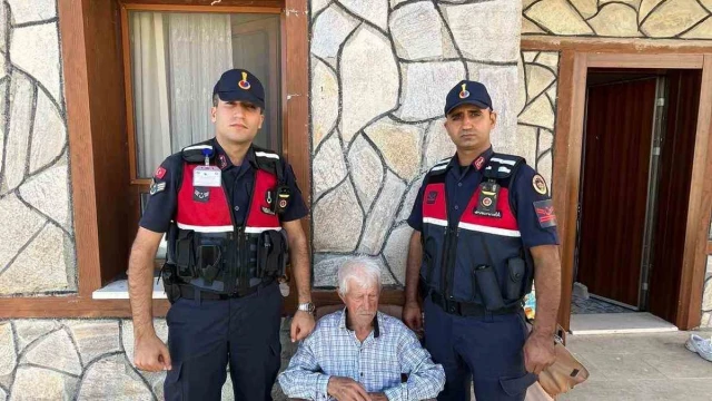 Antalya’da kaybolan Alzheimer hastası yaşlı adam evinden 5 km uzaklıktaki ormanda bulundu