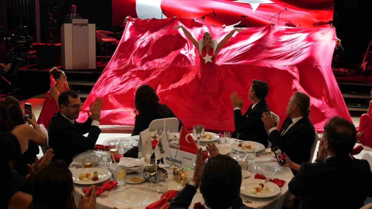 ANTGİAD, Cumhuriyet’in 103. yılını Cumhuriyet Balosu ile kutladı