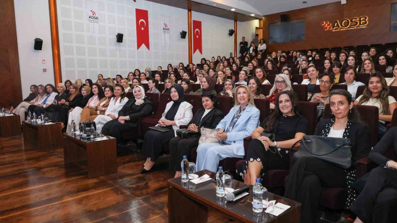 AOSB’de kadın liderliği ve kişisel marka yönetimi konuşuldu