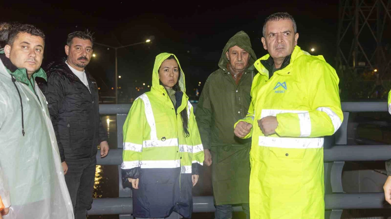 Başkan Vekili Genç, aşırı yağıştan etkilenen mahallelerde incelemelerde bulundu
