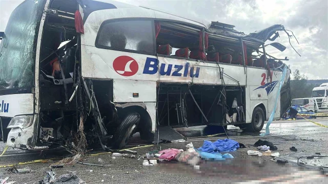 Burdur’da yolcu otobüsü devrildi: 1 ölü, 8 yaralı