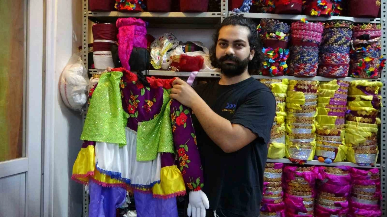 Çocukken odasında başlayan aile mesleğini devraldı, şimdi severek sürdürüyor