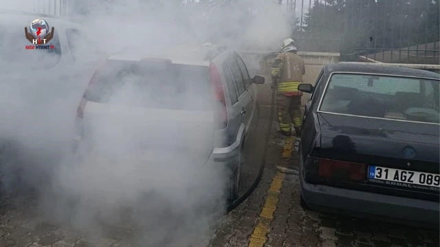 Hastane otoparkında korku dolu anlar, otomobil alevlere teslim oldu