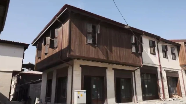 Hatay’da Kurtuluş Caddesi yeniden hayat buluyor
