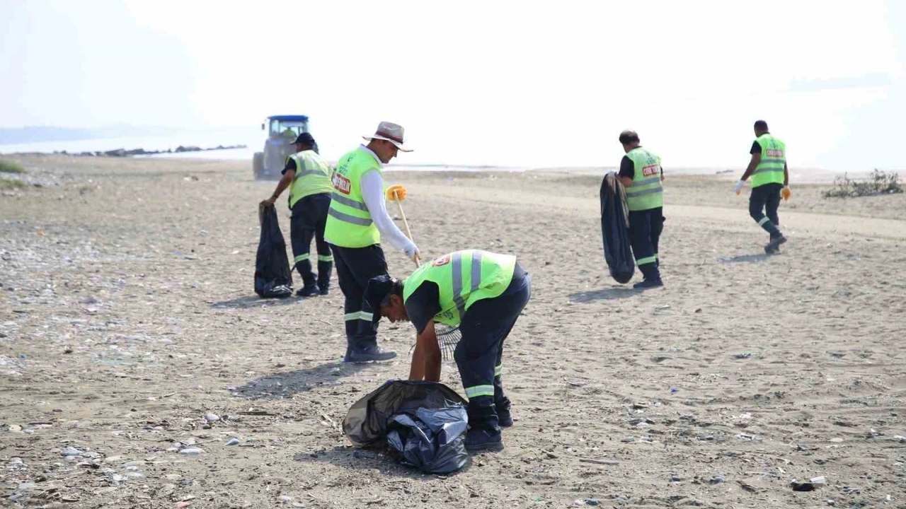 Hatay’ın sahillerinde sezon sonu temizliği gerçekleştirildi