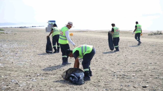 Hatay’ın sahillerinde sezon sonu temizliği gerçekleştirildi