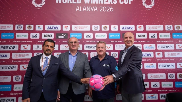 Joan Cusco: "Alanya artık plaj futbolu ailesinin bir parçası’’