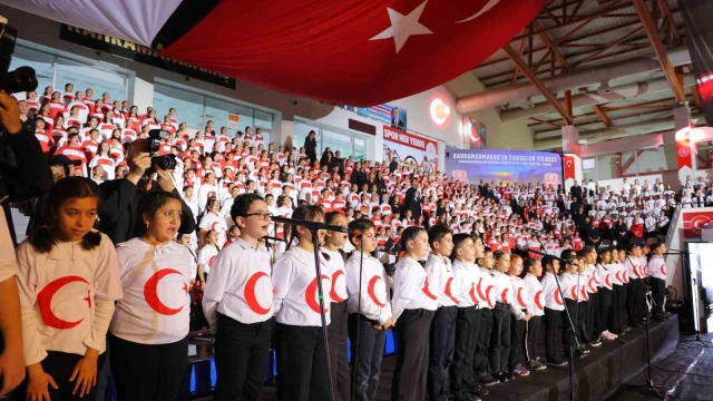 Kahramanmaraş’ta bin 300 öğrenci Cumhuriyet için aynı sahnede buluştu