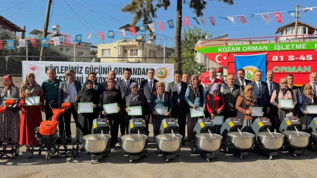 Kozan’da 27 kadına 840 bin liralık makine desteği