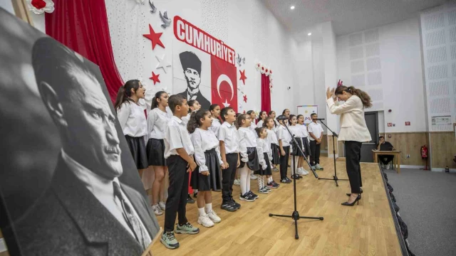 Mersin’de çocuklar Cumhuriyetin 103. yılını coşkuyla kutladı