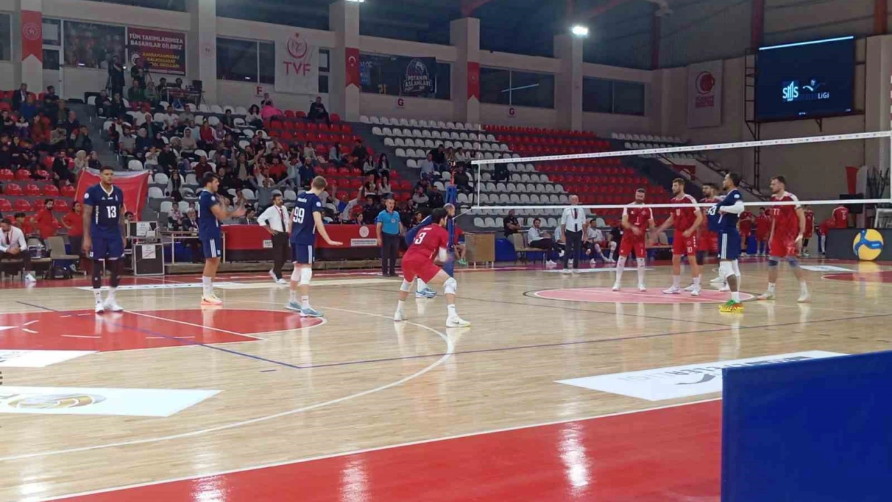Onikişubat Belediyespor Efeler Ligi’ndeki ilk galibiyetini aldı