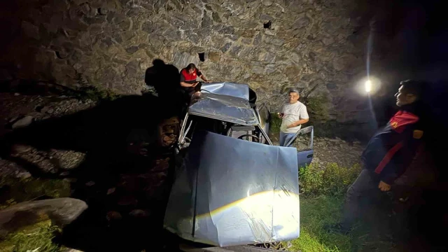 Osmaniye’de otomobil köprüden uçtu: 1 yaralı