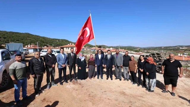 Vali Masatlı, Kışlak Mahallesi’nde al bayrakla karşılandı