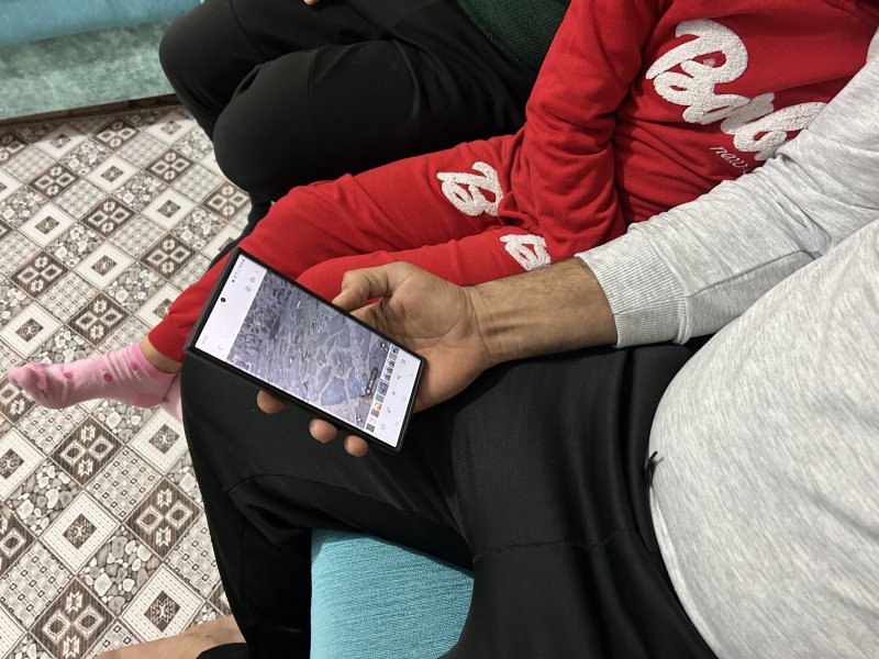 Balığa niyetle denize attığı oltasına martı takıldı, gülümseten anlar kamerada