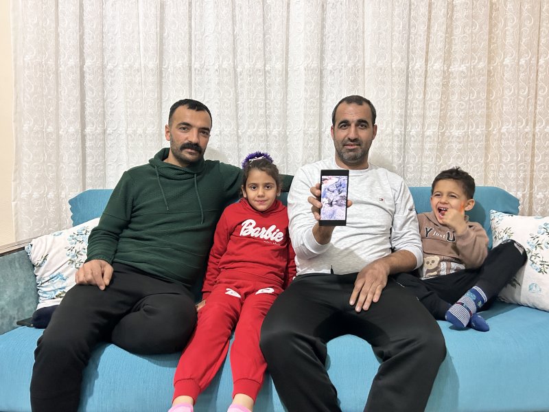 Balığa niyetle denize attığı oltasına martı takıldı, gülümseten anlar kamerada