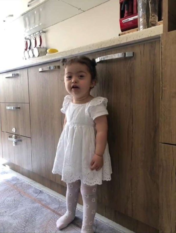 Depremde gelini ve 3 torununu kaybeden Atrak Kaleş: "1 yıllık bina 3 saniyede çöker mi?"