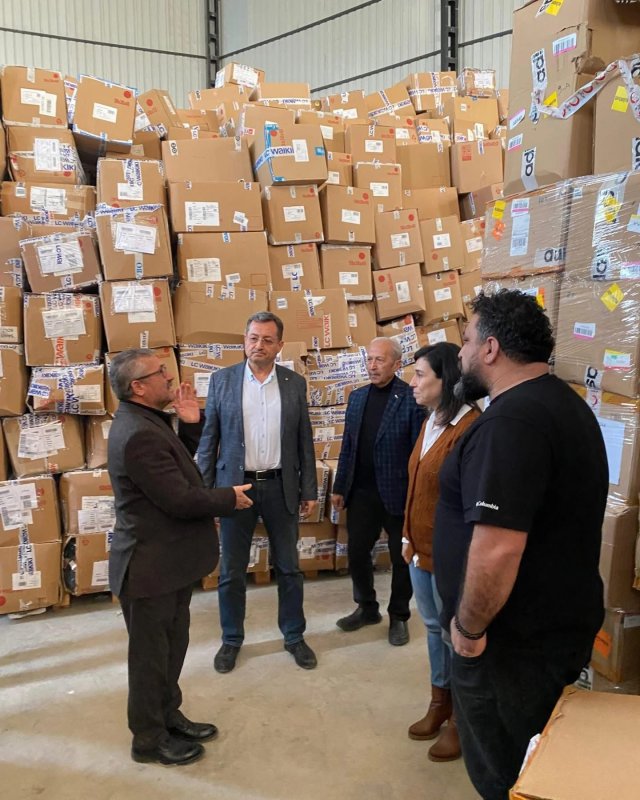 Kızılay Genel Sekreter Yardımcısı Şükrü Can ve Kızılay Ankara İl Başkanı Mehmet Sılay, Kızılay Hatay İl Merkez Başkanlığı