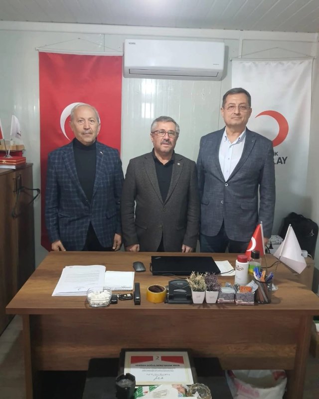 Kızılay Genel Sekreter Yardımcısı Şükrü Can ve Kızılay Ankara İl Başkanı Mehmet Sılay, Kızılay Hatay İl Merkez Başkanlığı