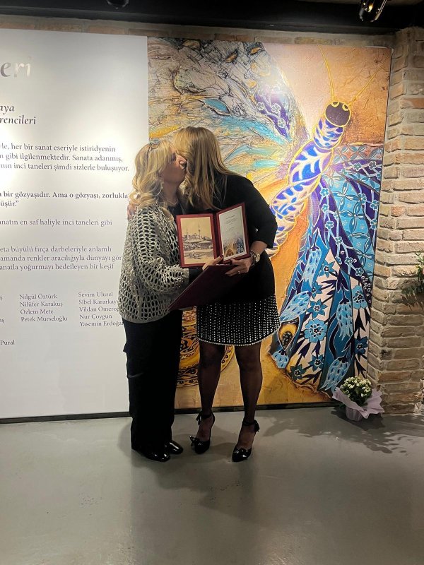 İNCİ TANELERİ SERGİSİ ZİYARETE AÇILDI