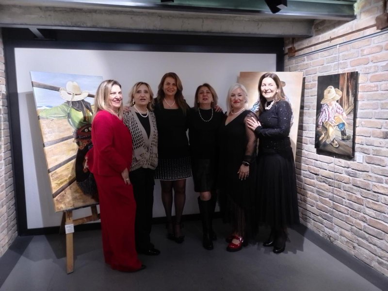 İNCİ TANELERİ SERGİSİ ZİYARETE AÇILDI