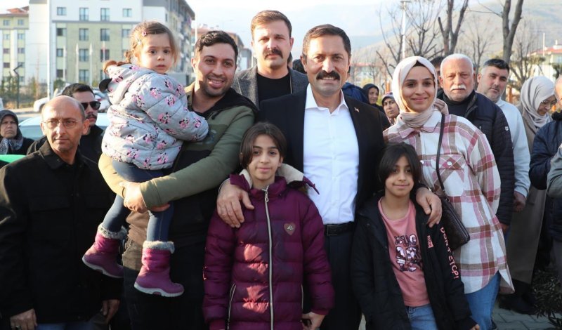 TUTAR: VALİMİZ BAŞIMIZIN TACIDIR