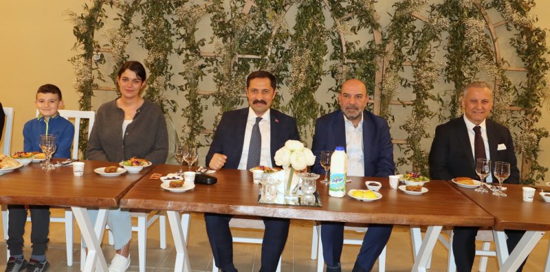 MEDENİYETLER KOROSUNDAN GELENEKSEL KADİR GECESİ İFTARI