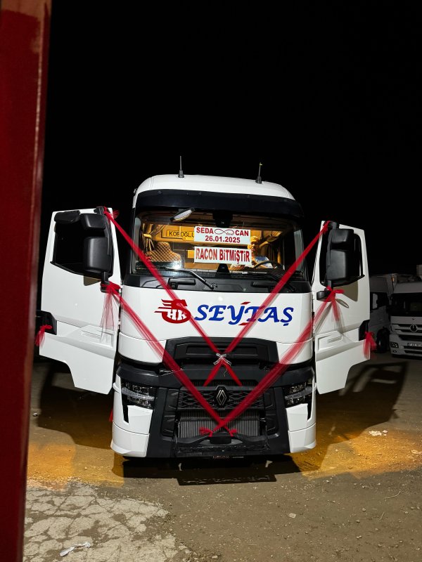 Tırı gelin arabası yaptı, son seferini düğününe yaptı