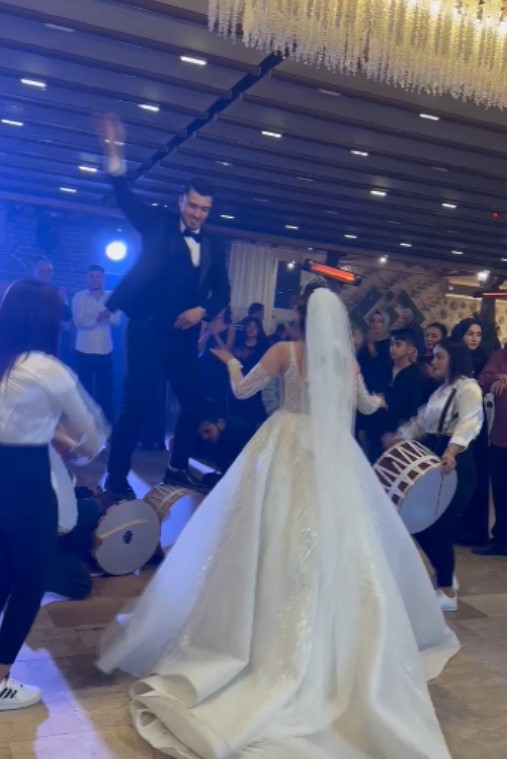 Tırı gelin arabası yaptı, son seferini düğününe yaptı