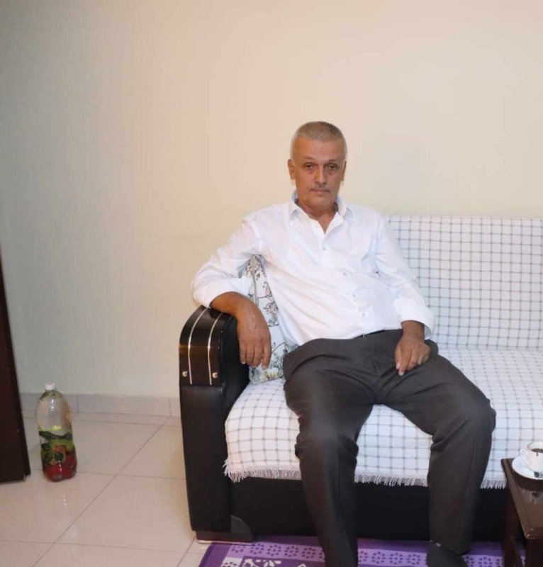 Dörtyol'da otomobille çarpışan aracın sürücüsü öldü (Fotoğraflı) Ferit Savaş HATAY (İHA) - Hatay'ın Dörtyol ilçesinde otomobille çarpışan Fiat marka hafif ticari aracın sürücüsü hayatını kaybetti. Kaza, Payas - Dörtyol kara yolu Özerli Mahallesi mevkisinde yaşandı. S.D. idaresindeki 02 HT 466 plakalı Volkswagen marka otomobil, Durmuş Küçük idaresindeki 31 V 0978 plakalı Fiat marka hafif ticari araçla çarpıştı. İhbar üzerine bölgeye sağlık, itfaiye ve polis ekipleri sevk edildi. Yaralanan 2 sürücü, sağlık ekipleri tarafından Dörtyol Devlet Hastanesi'ne kaldırıldı. Hastanede tedavi altına alınan 67 yaşındaki Durmuş Küçük yapılan tüm müdahalelere rağmen hayatını kaybetti.