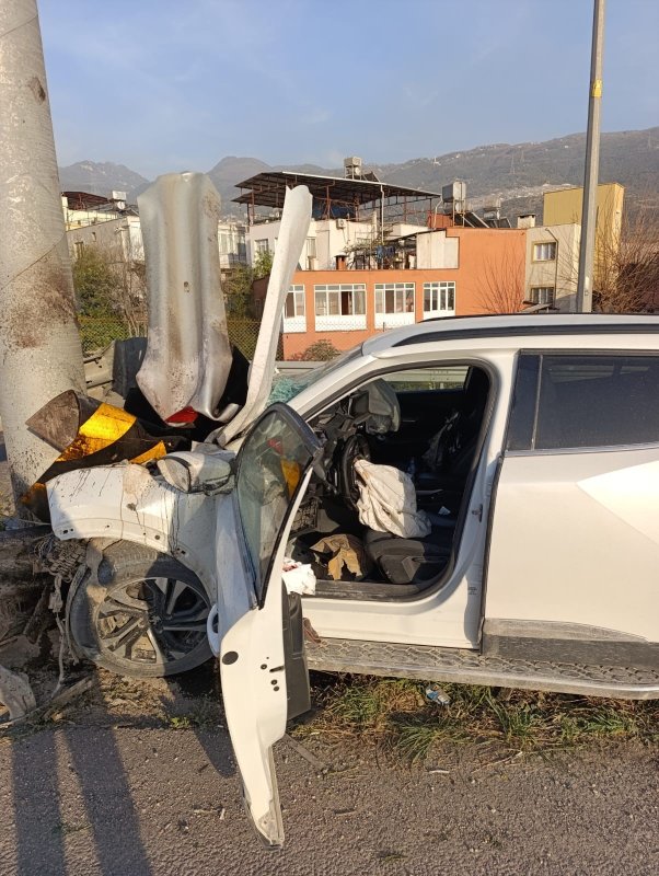 <iframe width="1236" height="695" src="https://www.youtube.com/embed/EAshQHbP8Hw" title="Aydınlatma direğine çarpan suv hurdaya döndü: 2 yaralı Hatayinternettv.com" frameborder="0" allow="accelerometer; autoplay; clipboard-write; encrypted-media; gyroscope; picture-in-picture; web-share" referrerpolicy="strict-origin-when-cross-origin" allowfullscreen></iframe>