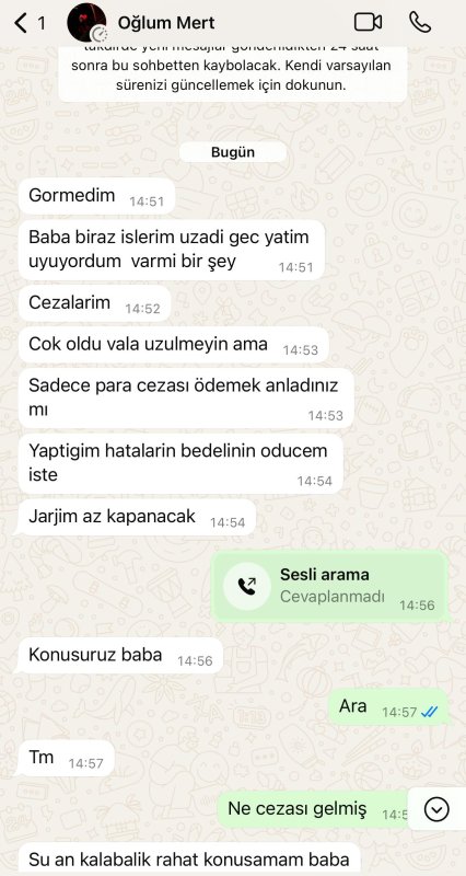 Öldürdüğü gencin cep telefonuyla ailesine mesaj göndererek yanlış yönlendirme yapmaya çalışmış - Cansız bedeni bulunan gencin katilini güvenlik kamerası görüntüsü ortaya çıkardı - Acılı baba Gökhan Güvercin: "Katil bize sürekli onun telefonundan mesaj atıp farklı yerlere yönlendirdi" (Fotoğraflı) Ramazan İlın - Veysel Korkmaz HATAY (İHA) - Hatay'ın Samandağ ilçesinde kayıp olarak aranan 23 yaşındaki Mertcan Güvercin’in av tüfeğiyle 3 el ateş edilerek öldürüldüğü ortaya çıktı. Jandarma ekipleri tarafından yürütülen çalışmalarda konuyla ilgili 6 şüpheli şahıs gözaltına alınırken, öldürülen gence ait cep telefonundan ailesine mesaj gönderilerek yanlış yönlendirme yapılmaya çalışıldığı ortaya çıktı. Samandağ ilçesi Avcılar Mahallesi’nde yaşayan 23 yaşındaki Mertcan Güvercin’den haber alamayan yakınları durumu jandarma ekiplerine bildirmiş ve konuyla ilgili çalışma başlatılmıştı. Jandarma ekiplerinin gece gündüz süren çalışmaları neticesinde 16 Mart tarihinde Güvercin’in cansız bedeni Mızraklı Mahallesi’nde dağlık arazide tüfekle vurulmuş halde bulundu. Olayla ilgili çalışmaları yürüten jandarma ekipleri, bölgedeki güvenlik kamerasını kayıtlarını incelemeye aldı. Kamera kayıtlarının incelemesinin ardından bölgeden sırtında tüfekle uzaklaştığı tespit edilen 1 şüpheli şahıs ile bağlantılı oldukları değerlendirilen 5 şüpheli gözaltına aldı. Jandarma komutanlığına götürülen 6 şüpheliden A.D. isimli şahsın cinayeti kabul ettiği öğrenildi. Öte yandan, olayda tüfekle 3 el ateş edilerek vurulduğu tespit edilen Güvercin’e ait aracın şahıslar tarafından çalınmaya çalışıldığı ve öldürülen gencin telefonundan ailesine mesaj gönderildiği ortaya çıktı. Konuyla ilgili gözaltına alınan 6 şüpheli şahsın gün içerisinden adli mercilere sevk edileceği öğrenildi. "Katil bize sürekli onun telefonundan mesaj atıp farklı yerlere yönlendirdi" Kayıp olarak aradığı oğlunun cansız bedenini bulan acılı baba Gökhan Güvercin, katilin evladına ait kiralık aracı çalmaya çalıştığını ve Mertcan’a ait cep telefonu üzerinden kendilerine mesaj yolladığını belirterek, "Oğlum kayıptı ve annesi de merak ediyordu. Belki çıkıp gelir diye bekledik. Arkadaşlarımla çıkıp aramaya başladık. Devletimizle birlikte bulduk. Önce arabasının yerini tespit ettik sonra güvenlik güçlerinin yardımıyla onu aradık. Dere kenarında kamışların arasında oğlumun cansız bedenini bulduk. Hunharca dövülmüş ve arkasından tüfekle vurulmuş. Oğlumun silahı yoktu, intihar değil. Jandarmaya bildirdik. Ekipler gelip gerekeni yaptılar. Oğlum 23 yaşında lise öğrencisiydi. Almanya'ya gitmeye hazırlanıyordu. Biz ilk başlarda cinayet düşünmedik, onun atmadığı mesajlardan şüphelendik. Arkadaşı oğlumu çağırmış. 'Gel oturup bir şeyler yapalım.' Oğlum da gitmiş, onu kandırarak yürütmüş ve arkasından tüfekle vurmuş. Katil bize sürekli onun telefonundan mesaj atıp farklı yerlere yönlendirdi. Çok acı çekiyorum. Gece uyuyamıyorum. Allah düşmanıma göstermesin. Ben sadece cezasını çekmesini istiyorum. Hunharca dövüp öldürüldü. Aklımdan gitmiyor. Annesi çok hasta ve konuşamayacak hale geldi. Herkes baba olarak düşünsün ve ceza verilmesini istiyorum" ifadelerini kullandı.