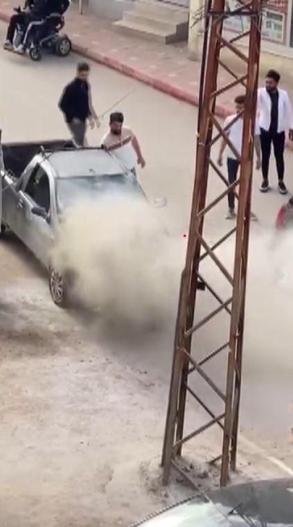 Hatayda park halindeki kamyonet alevlere teslim oldu