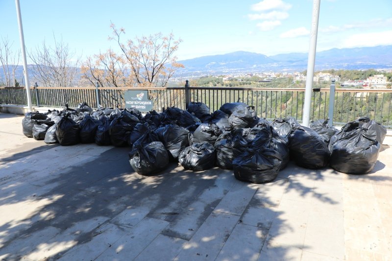 <iframe width="1236" height="695" src="https://www.youtube.com/embed/o7mL8FUZPuY" title="Seyir terasında gerçekleştirilen temizlik çalışmalarında torbalarca çöp toplandı Hatayinternettv.com" frameborder="0" allow="accelerometer; autoplay; clipboard-write; encrypted-media; gyroscope; picture-in-picture; web-share" referrerpolicy="strict-origin-when-cross-origin" allowfullscreen></iframe>