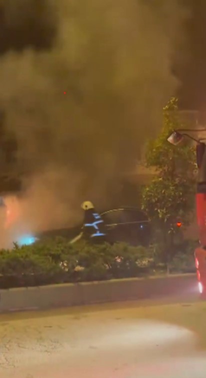 Seyir halindeki otomobilde yangın çıktı