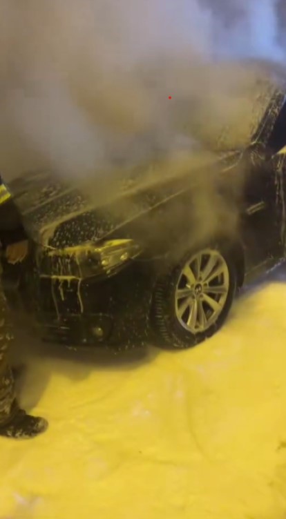 Seyir halindeki otomobilde yangın çıktı