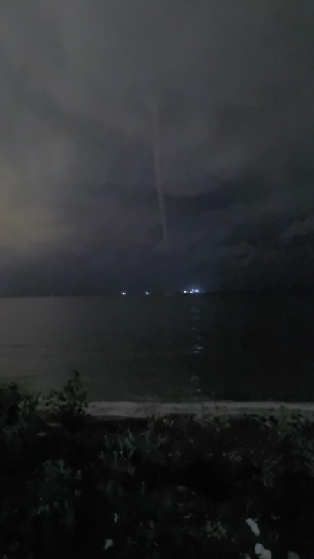 Akdeniz'de oluşan hortum görüntülendi