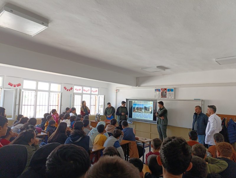 Hatay’da vatandaşlara orman yangını ile mücadele eğitimi verildi 