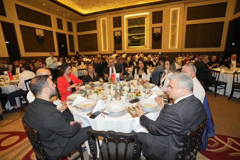 BEŞİKTAŞLILAR ADANA'DA İFTAR YEMEĞİNDE BULUŞTU