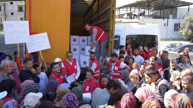 İŞ İNSANI SERDAR ÖZYURT HATAYLILARIN YÜZÜNÜ GÜLDÜRDÜ