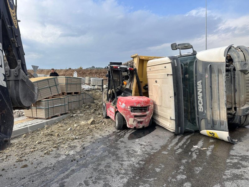 ANTAKYA’DA TEHLİKE SAÇAN KAVŞAK:  VATANDAŞLAR ÇÖZÜM BEKLİYOR