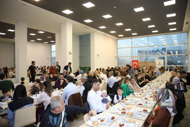 İSTE AİLESİ, RAMAZAN COŞKUSUNU PAYLAŞTI