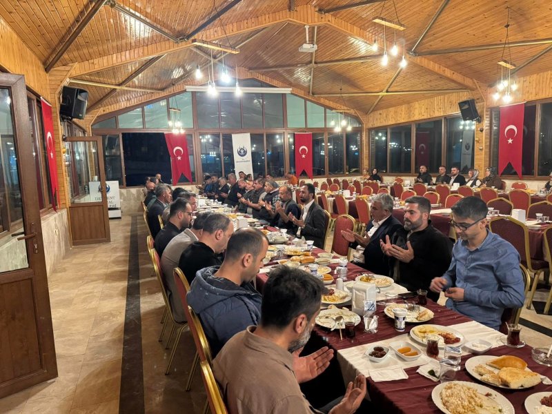 BAŞKAN MEHMET YALÇIN PERSONELLE İFTARDA BULUŞTU