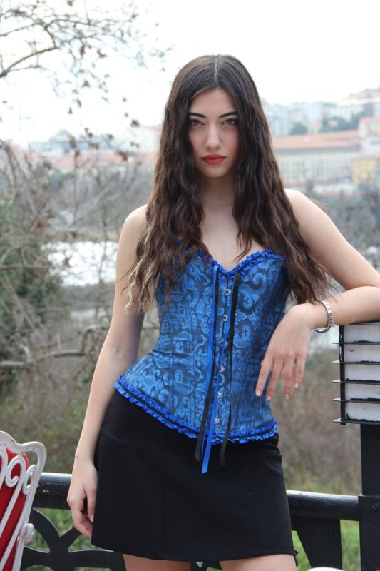 MELİS SAĞLAM OYUNCULUKTA YARIŞA BİR ADIM ÖNDE BAŞLADIM