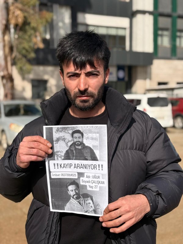 Yedi gündür kayıp olan gence ait eşyalar arazide bulundu