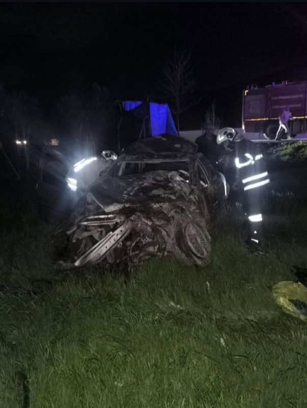 Kırıkhan'da hurdaya dönen otomobilin sürücüsü yaralandı